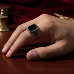 Black Stone Ring – Adjustable
